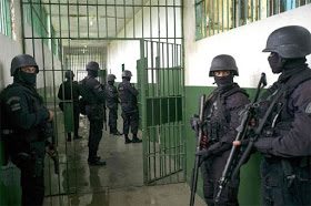 O TRABALHO INVISÍVEL E ADOECEDOR DOS AGENTES PENITENCIÁRIOS O TRABALHO INVISÍVEL E ADOECEDOR DOS AGENTES PENITENCIÁRIOS