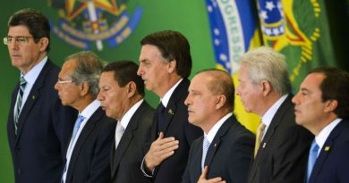 PILANTRAS DA ESQUERDA AGINDO CONTRA O BRASIL PILANTRAS DA ESQUERDA AGINDO CONTRA O BRASIL