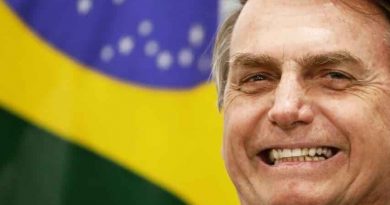 Bolsonaro é o primeiro Presidente que está cumprindo o que prometeu em sua campanha eleitoral Bolsonaro é o primeiro Presidente que está cumprindo o que prometeu em sua campanha eleitoral