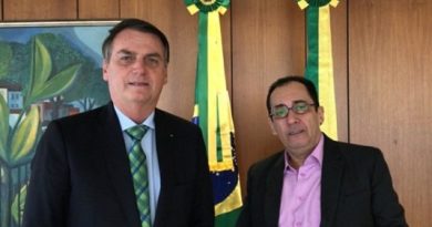 Bolsonaro vai criar rede nacional de hospitais para diabéticos. Projeto é de Kajuru Bolsonaro vai criar rede nacional de hospitais para diabéticos. Projeto é de Kajuru